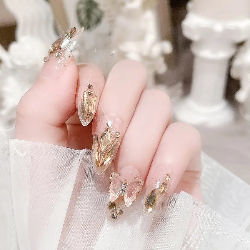 Punte per unghie finte all'ingrosso con colla Almond Silver Glitter Press on Nails Art ballerina unghie finte adesivi con farfalla