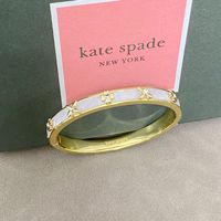 Nouveau bracelet en métal élégant à quatre feuilles de trèfle avec fermoir de style occidental, bijoux