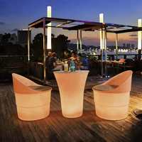 Table et chaise de jardin en PP imperméable et durable au design moderne pour la plage, la terrasse, la cour, le jardin et la maison de campagne