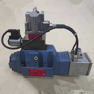 Vanne servo Moog D662-4014 D663-4007 D792-4048 D791-5019 Vanne hydraulique électrique de réduction de pression - Product Image 1