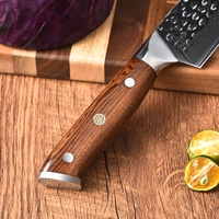 Ensemble de couteaux de cuisine en acier damas martelé au design intemporel, couteaux de chef forgés avec bloc magnétique en noyer