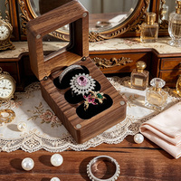 Boîte de présentation de bijoux en bois avec couvercle en verre, trois compartiments rembourrés, fermoir métallique pour boucles d'oreilles, broches, cadeau pour la maison