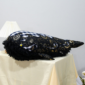 Peluche a Forma di Balena Gotica OEM ODM, Design Personalizzato con Motivo a Stelle Nere e Dorate, Animale Imbottito di Alta Qualità in Tessuto Morbido, Produttore all'Ingrosso - Product Image 5