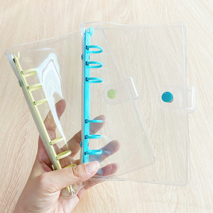 Venta directa de fábrica de la nueva cubierta de carpeta en espiral de PVC transparente A5/<span class=keywords><strong>A6</strong></span> Clip de Color de 6 agujeros planificador diario elegante conveniente - Product Image 4