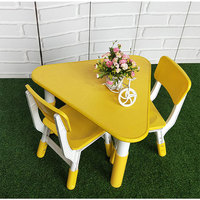 ZOIFUN Ensemble Table et Chaises pour Garderie, Bureau et Chaise de Classe Maternelle, Mobilier d'Étude pour Enfants