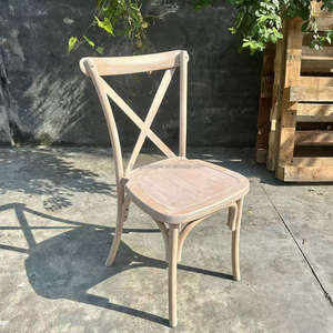 Chaise empilable en plastique durable à dossier croisé pour hôtels, banquets, mariages, salons – Vente en gros - Product Image 2