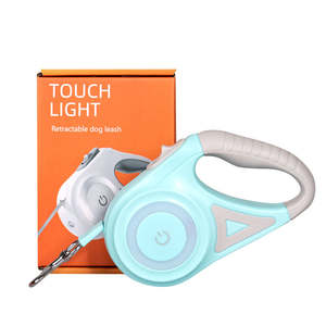 Laisse personnalisée pour chien extérieur réglable 3m 5m laisse rétractable en plastique pour chien avec lumière LED - Product Image 6
