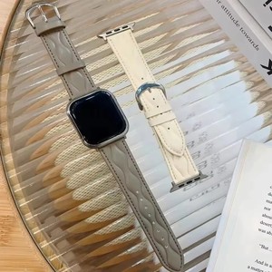 Nouveau bracelet de montre élégant en cuir ondulé de 38 mm, 41 mm, 42 mm, 45 mm, 49 mm, adapté aux <span class=keywords><strong>Apple</strong></span> <span class=keywords><strong>Watch</strong></span> 8, 7, SE, <span class=keywords><strong>6</strong></span>, 5, 4, 3, 2, 1 - Product Image 2