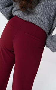 Pantalones de Oficina de Pierna Ancha Color Rojo Oscuro para Mujer, Estilo Vintage, Holgados, con Trabillas para Cinturón y Bolsillos Laterales, Personalizados OEM - Product Image 5