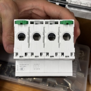 <span class=keywords><strong>Disjoncteur</strong></span> miniature IC65N Pro dernière génération 1P 2P 3P 4P 6-63A MCB pour usage domestique, commercial et industriel en plastique - Product Image 3