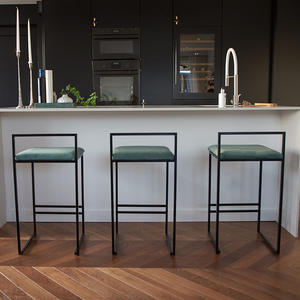 Tabouret de Bar Carré Moderne en Fer Forgé <span class=keywords><strong>Chaise</strong></span> de Designer Personnalisée pour la Maison Cuisine Tabouret de Bar Haut pour le Restaurant de la Boutique de Thé au Lait - Product Image 3