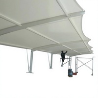 Abri de stationnement extérieur moderne Lyfe en acier, imperméable, pour 3 voitures, avec membrane, pour hôtel et villa