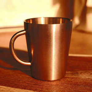 Taza de Bebidas de Cobre de Alta Calidad, Hecha a Mano, con Acabado Elegante para Restaurantes y Cafeterías - Product Image 1