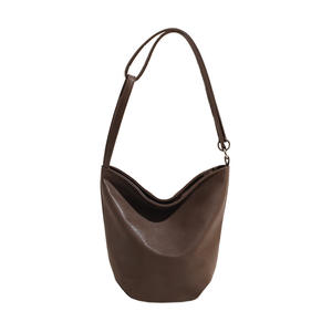 Sac seau rétro polyvalent Sac à bandoulière décontracté de grande capacité pour femmes pour le début de l'automne - Product Image 2