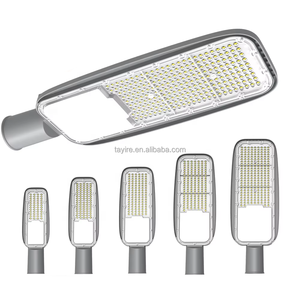 مصباح شارع LED مقاوم للماء IP66 عالي الإضاءة SMD3030 من الألومنيوم المصبوب 30 واط 50 واط 100 واط 150 واط للاستخدام الخارجي في الطرق الريفية - Product Image 1