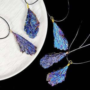 Vente en gros de pendentif Aura Black <span class=keywords><strong>Tourmaline</strong></span> Charm Wrap Aura Black Kyanite Aura Black Kyanite pour cadeau - Product Image 1