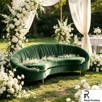 Canapé de Mariage Élégant en Velours Vert Foncé Demi-Lune Courbé avec Pieds en Métal Doré pour Banquets, Mariages, Hôtels et Usage Domestique - Vente en Gros