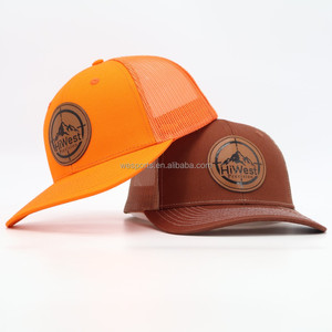 Casquette Trucker en Maille à Bord Incurvé avec Logo en Cuir Personnalisé, Richardson 112, Gorras, Casquettes Trucker Ajustables à 6 Panneaux avec Fermeture Snapback - Product Image 1