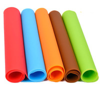 Vente en gros de tapis de table en silicone antidérapant sans BPA, 40 x 30 cm, personnalisé, épaisseur 2 mm