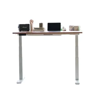 Table ergonomique pour ordinateur portable dans la salle d'étude Table debout réglable en hauteur avec panneau multicouche en bois massif de bonne boutique