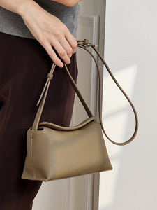 Bolso Bandolera <span class=keywords><strong>de</strong></span> Cuero Genuino Ligero <span class=keywords><strong>de</strong></span> 0.42 kg para Mujer, Bolso Mensajero Versátil para Uso Diario, Bolso con Solapa y Costuras <span class=keywords><strong>de</strong></span> Alta Precisión - Product Image 3