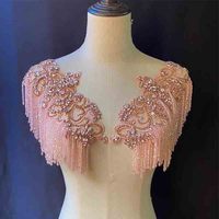Jupe de danse de luxe faite à la main avec franges 3D, décorations en cristaux de verre perlés, strass lumineux et garniture en dentelle à coudre sur les vêtements
