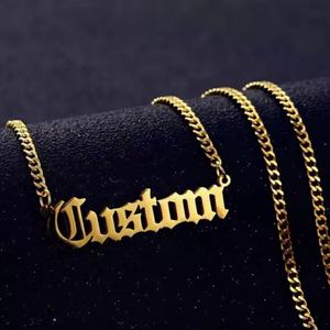 Collar con Placa de Nombre Personalizada para Hombre, Cadena de Acero Inoxidable con Nombre Grabado, Chapado en Oro, Fabricantes de Joyería Personalizada - Product Image 1