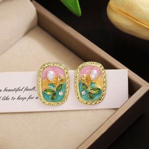 Boucles d'oreilles clous pour femme, design baroque ethnique rétro, en émail coloré, goutte d'huile, perle, fleur, zircon doré, style mode, luxe léger, pour soirée - Product Image 5