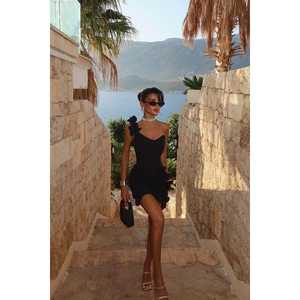 Robe Courte Décontractée Noire à Imprimé Floral pour Femme, Col Bandeau, Découpes Décoratives, Grande Taille, Logo Personnalisé, Taille Unique pour Club de Jour - Product Image 2