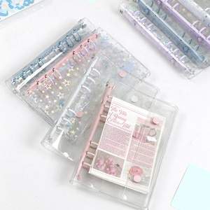 20 PCS A6 Couverture de classeur à <span class=keywords><strong>anneaux</strong></span> en PVC souple 6 <span class=keywords><strong>anneaux</strong></span> Couverture de classeur transparente pour planificateur Couverture de classeur à <span class=keywords><strong>anneaux</strong></span> ronds rose violet pour carnet rechargeable - Product Image 5