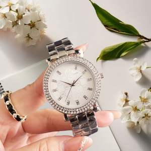 Reloj de Cuarzo para Hombre de Acero Inoxidable, Esfera de 40 mm, Caja de Aleación, Correa de Silicona, Cristal Resistente al Agua - Product Image 3