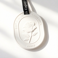 Diffuseur de parfum en céramique suspendu, fleur en porcelaine parfumée, désodorisant pour voiture et armoire, diffuseur d'huiles essentielles pour la maison