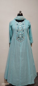 Ensemble Kurti Duppata long en coton 100% pur, broderie ethnique verte, pour femmes, pour les fêtes et la famille - Product Image 1