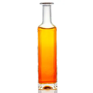 定制标志免费样品伏特加白兰地威士忌朗姆酒玻璃瓶600毫升700毫升带帽