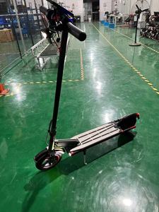Monopattino Elettrico in Fibra di Carbonio 36V con Controllo di Crociera, Ultra Leggero, Assemblaggio Senza Saldature, con Motore da 300W - Product Image 5
