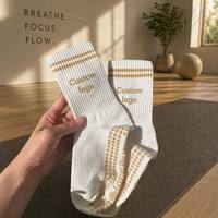 Chaussettes de Pilates personnalisées antidérapantes avec logo, chaussettes de yoga sans couture, vente en gros, faible MOQ pour femmes