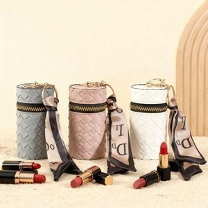 Pochette cylindrique en cuir tressé pour porte-clés, avec sangle décorative, mini porte-rouge à lèvres, breloque de sac, portefeuille portable, sac de rangement pour écouteurs et clés - Product Image 3