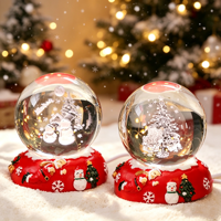 Lampe de table en cristal avec gravure laser 3D du Père Noël, commande par interrupteur, lumière de nuit en résine USB avec boule de cristal lumineuse de 6 cm