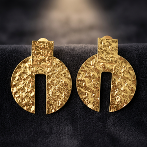 Boucles d'oreilles clous en laiton plaqué or 18 carats avec pierre naturelle ronde en forme de disque – Vente en gros - Product Image 3