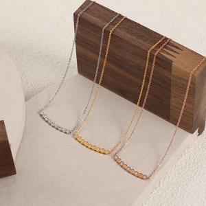 Acier inoxydable Plaqué or 18 carats Pendentif en diamant et zircon cubique en nid d'abeille Colliers pour femmes Bijoux hypoallergéniques - Product Image 5