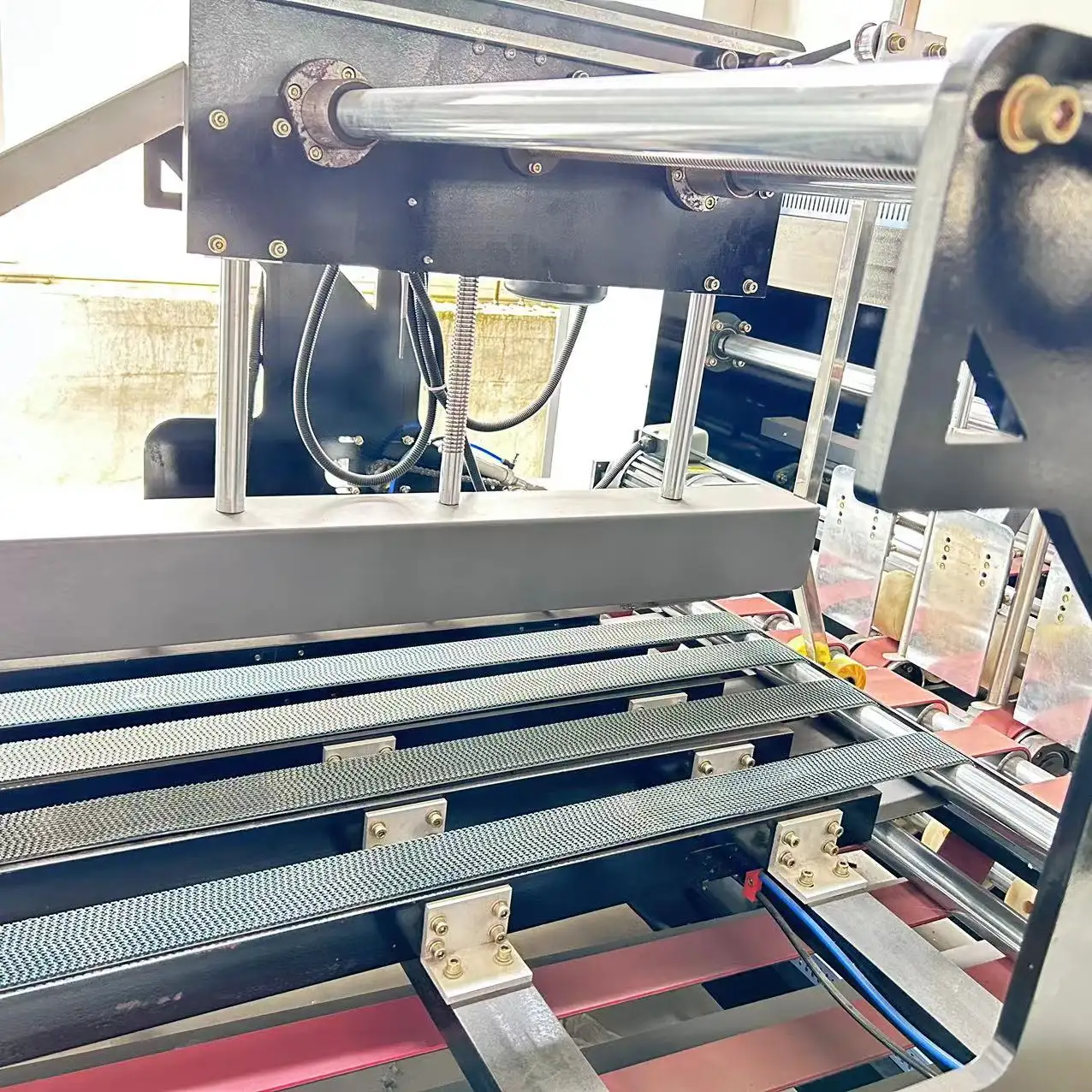 Corrugated cardboard printing slotting die cutting machine with stacker