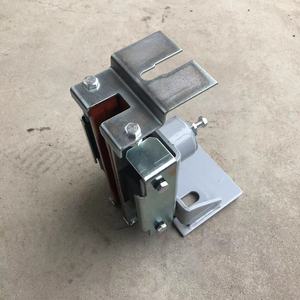 Zapata Guía para Elevador Mitsubishi, 90mm de Espaciado entre Orificios, Deslizante Metálica para Accesorios de Elevador - Product Image 1