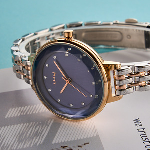 Montre à quartz pour femmes élégante et compacte à fines bretelles de style minimaliste, tendance de la mode haut de gamme, fabriquée en usine - Product Image 2