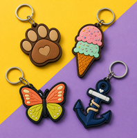 Porte-clés en PVC personnalisé pas cher avec un design amusant de pendentif en forme de crème glacée pour les récompenses en classe, les fournitures scolaires