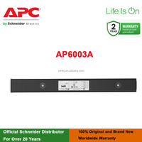 Schneider APC AP6003A 3.68kW 230V 16A PDU Rackable Zero-U pour Serveurs et Commutateurs en Rack
