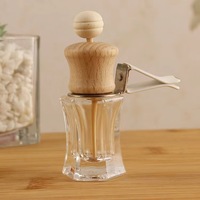 Diffuseur de parfum en verre suspendu carré personnalisé de 8 ml, diffuseur de parfum pour voiture avec bouchon en bois et clip
