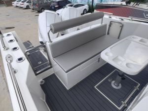 Yate de cabina de fibra de vidrio de lujo de 28 pies para viajes cortos, motor fuera de borda con baño y refrigerador para pesca y deportes - Product Image 6