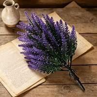Plante artificielle de lavande avec piquet de fixation, fausses fleurs violettes pour la décoration de la maison et du jardin, événements de mariage et présentation de lieux