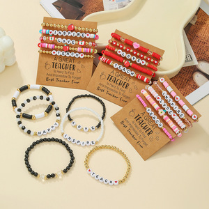 Conjunto de pulseras para el Día del Maestro, diseño de corazón y manzana con cuentas de arcilla polimérica coloridas, joyería apilable, regalo para profesores - Product Image 1
