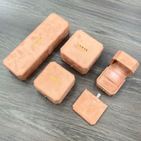 Boîte d'emballage de bijoux durable en velours universel FORTE avec LED orange
